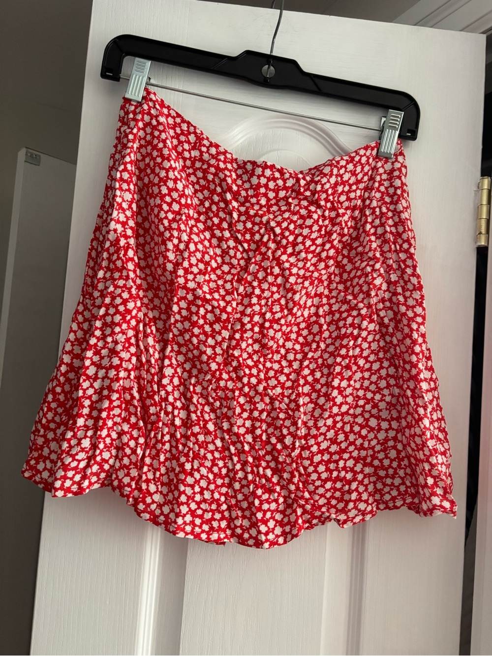 Red Floral Button-Front Ruffle Hem Mini Skirt - Picture 2 of 5